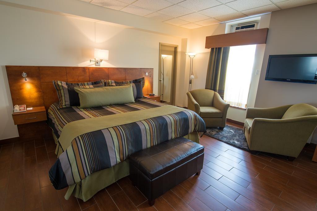 Hotel du Fjord Chicoutimi Extérieur photo