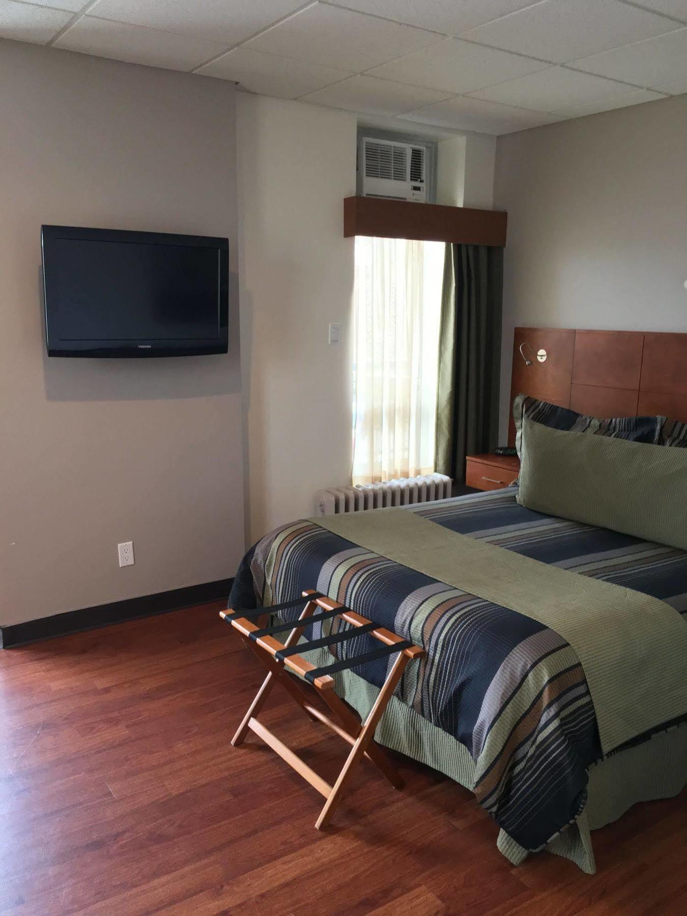 Hotel du Fjord Chicoutimi Extérieur photo