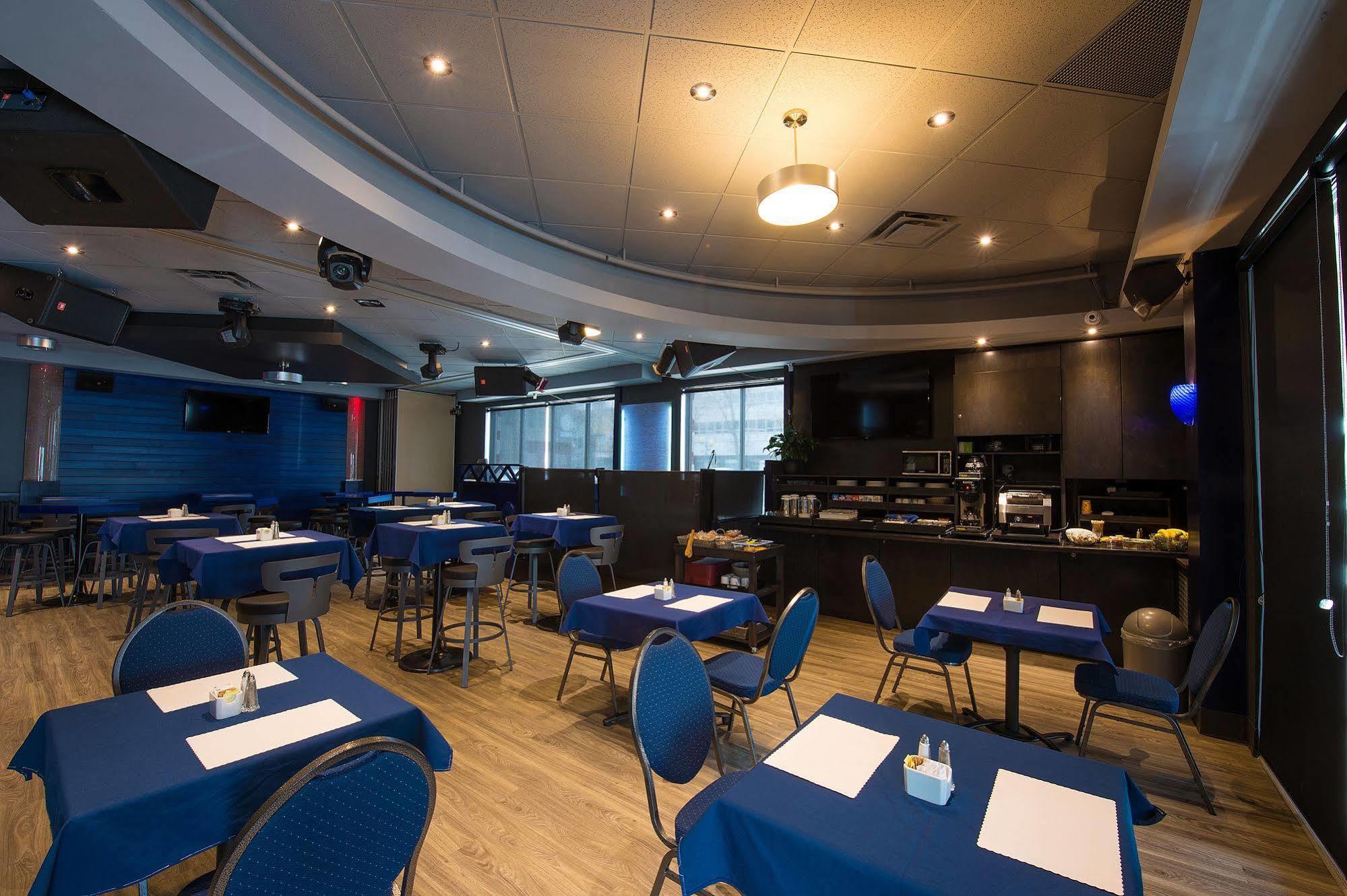 Hotel du Fjord Chicoutimi Extérieur photo